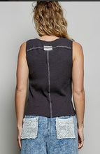 Load image into Gallery viewer, Round-neck sleeveless slim-fit ribbed top