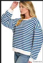 Load image into Gallery viewer, Blue Striped pullover
