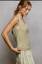 Load image into Gallery viewer, V-neck sleeveless slim fit top
